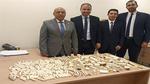 ضبط 17 كجم عاج وأقراص مخدرة مع راكبين بمطار