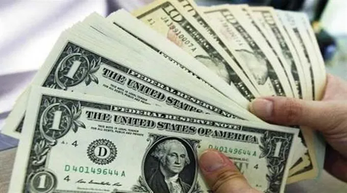 سعر الدولار مقابل الجنيه في 10 بنوك بنهاية