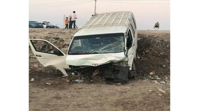 8 مصابين في حادث تصادم سيارتين قبل مقابر الفيوم