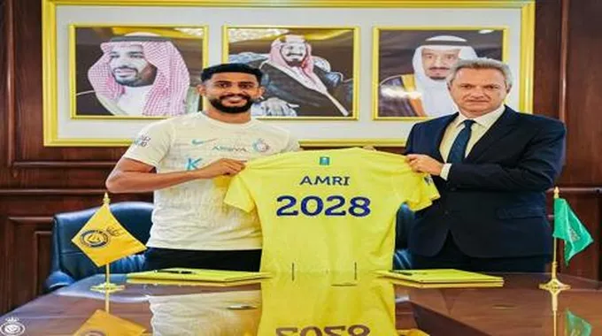 النصر يجدد عقد مدافعه حتى عام 2028