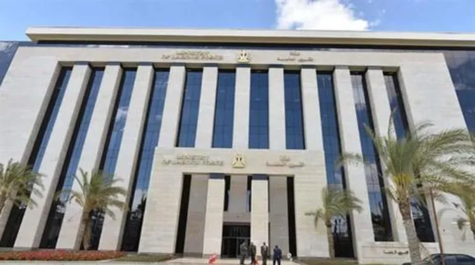 توجيه عاجل من وزارة العمل بشأن الحد الأدني