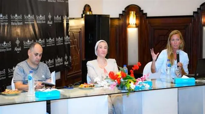 وزيرة البيئة: دراسة لتحليل سلوك أسماك القرش في البحر