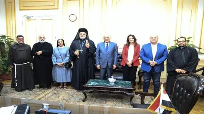 محافظ الجيزة يستقبل وفود الكنائس بالمحافظة