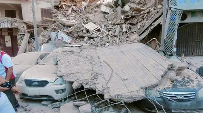 الصحة: انتشال جثمان من تحت أنقاض العقار المنهار