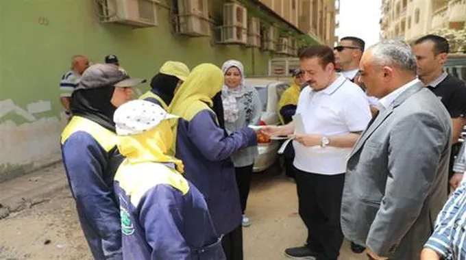 محافظ المنوفية يوزع بونات مواد غذائية بالمجان