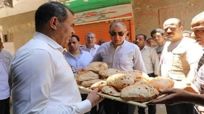 محافظ المنيا لأهالي ملوي: لن أبقي على مسؤول لا