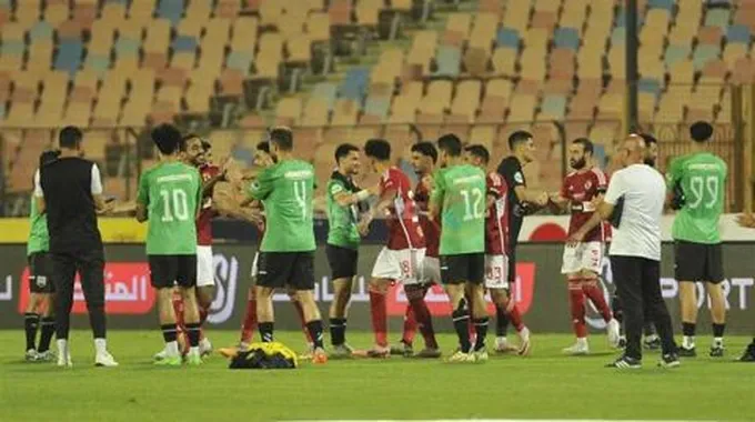 لاعبو زد يحتفلون بتتويج الأهلي بلقب الدوري