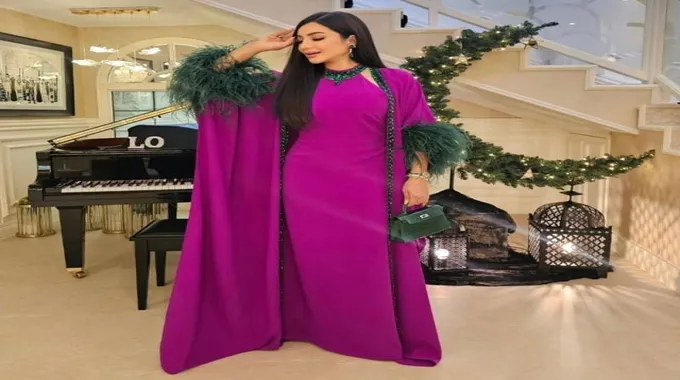 إطلالة أنيقة للإعلامية لجين عمران