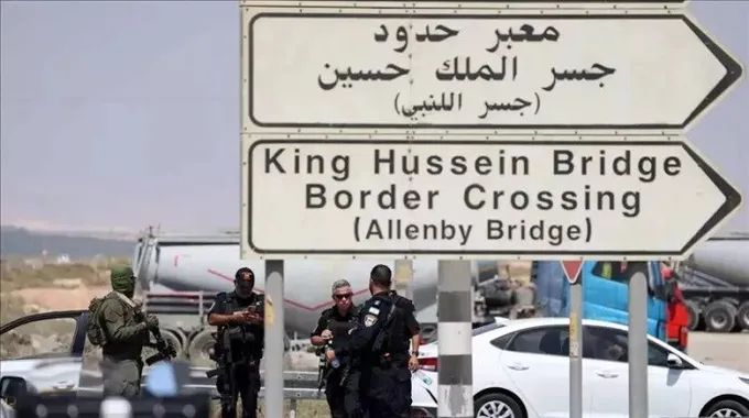 إعادة إيقاف حركة المسافرين عبر جسر الملك حسين