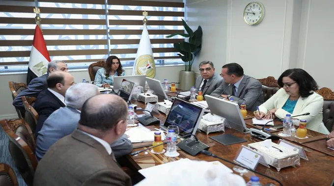 اجتماع وزيرة التنمية المحلية لمتابعة المشروعات