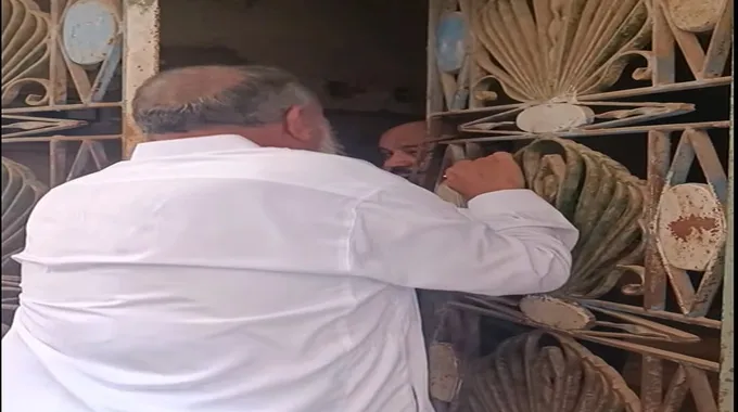 اعتداء على مسن في السويس: تفاصيل الحادثة