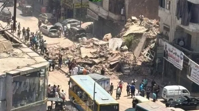 انهيار جزئي لعقار في روض الفرج