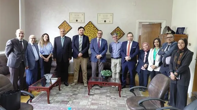 تدريس مشترك بين جامعة عين شمس وجامعة إسيكس