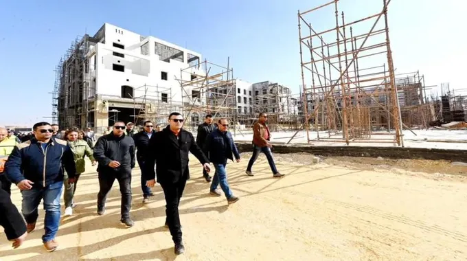 جولة تفقدية لوزير الإسكان في حدائق الفسطاط