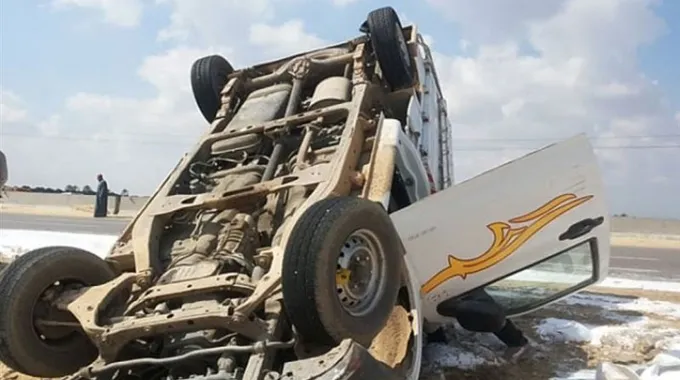حادث انقلاب سيارة ربع نقل بالمنيا