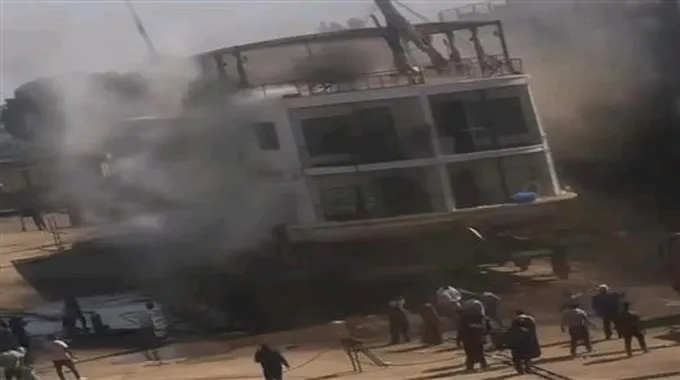 حريق في باخرة نيلية بالأقصر