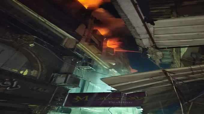 حريق هائل في مول ملابس بالمنصورة