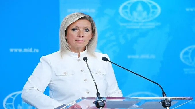 رد زاخاروفا على زيلينسكي بأغنية روسية