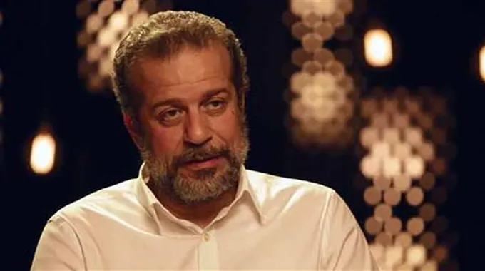 شريف منير يتألق بملابس فرعونية