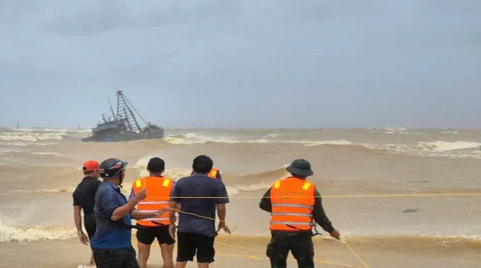 فيضانات قوية تضرب وسط فيتنام