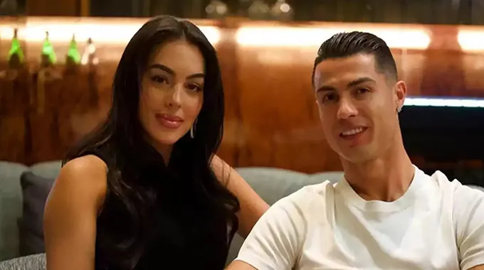 هدايا كريستيانو رونالدو لجورجينا رودريجيز